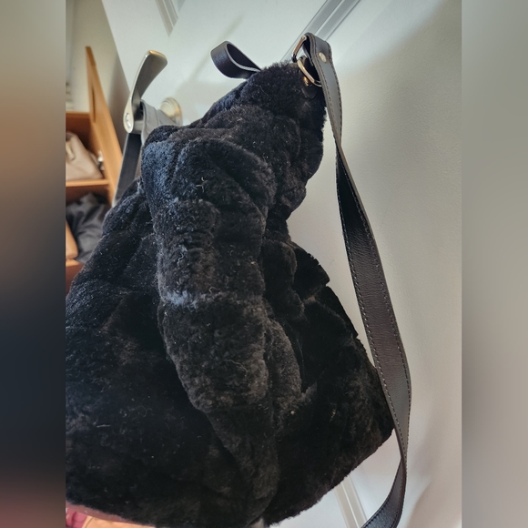 *SOLD* Antonio Cristiano XL Sheepskin Fur Tote Satchel Bag in Black; New w/ Tags - Picture 16 of 16